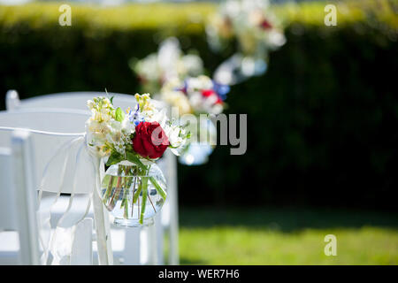 Bouquet de fleurs en pot suspendu pour mariage Banque D'Images