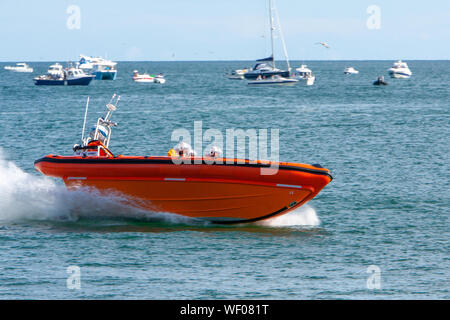 Atlantique 85 RNLI Lifeboat côtière de classe B809 les deux Annes Banque D'Images