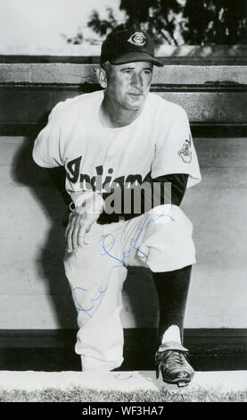 Photo autographiée de joueur de baseball Hall of Fame Al Lopez qui a joué dans les années 1930 et 1940 et plus tard est devenu un manager. Banque D'Images