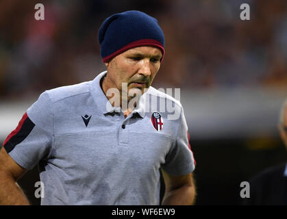 Bologne, Italie. Août 30, 2019. L'entraîneur de Bologne Sinisa Mihajlovic réagit au cours d'un match de football Serie A entre Bologne et Spal à Bologne, Italie, 30 août 2019. Credit : Alberto Lingria/crédit : Xinhua Xinhua/Alamy Live News Banque D'Images