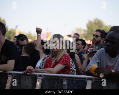 Premier voyage à l'Île des Moulins 3 Festival le 25 août 2019. Pour une seule journée, c'est le premier festival de musique organisé par le Jazz Cafe. Il réunit dans le monde de la musique de jazz, hip hop, afrobeat, funk. Mise en place par les amateurs de musique pour les amateurs de musique. Les artistes et DJ'S de partout dans le monde inclus Awesome Tapes From Africa, Bradley Zéro, Charlotte Dos Santos, Gilles Peterson, Illa J, Louis Cole, Madlib, Nabihah Iqbal, Roy Ayers, la vapeur vers le bas et Zakia. Banque D'Images