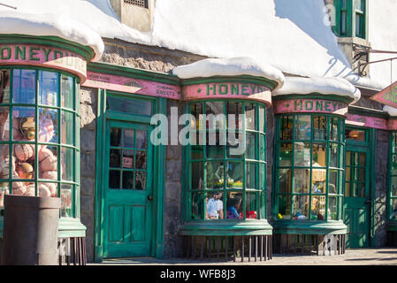 LA, USA - 2 novembre 2018 : Harry Potter Honeydukes sweet shop à Universal Studios Hollywood, LA, USA Banque D'Images