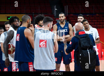 Wuhan, province du Hubei en Chine. Août 31, 2019. Shenzhen, la province chinoise du Guangdong. Août 31, 2019. Les joueurs de France réagir lors d'une session de formation d'avant-match à Shenzhen, province du Guangdong en Chine du sud, le 31 août 2019. Credit : Xu Chang/Xinhua/Alamy Live News Banque D'Images