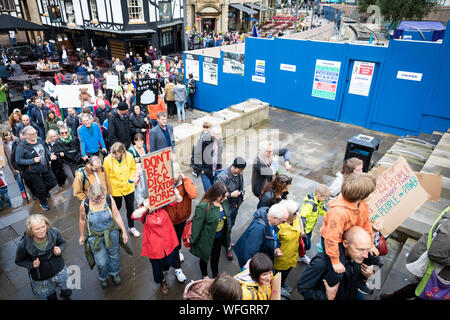 Manchester, UK. 31 août, 2019. Des milliers de manifestants se sont rassemblés pour défendre la démocratie britannique et lutte contre Boris Johnson's Brexit ordre du jour. C'est à la lumière de la décision rendue plus tôt cette semaine de suspendre le parlement jusqu'en octobre. Andy Barton/Alamy Live News Banque D'Images