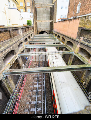 Faux avec la technologie de District et Circle lignes de métro, le Leinster Gardens, Londres Banque D'Images