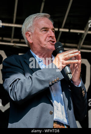 Shadow Chancellor John McDonnell au 'Stop le coup d'État, défendre la démocratie' protestation devant Downing Street, Londres, Royaume-Uni, 31 août 2019 Banque D'Images