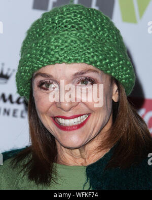 Hollywood, États-Unis. 06Th Nov, 2013. (Dossier) Valerie Harper meurt à 80. HOLLYWOOD, LOS ANGELES, CALIFORNIE, USA - 01 décembre : L'actrice Valerie Harper arrive à la 82e Conférence annuelle de l'Hollywood Parade de Noël sur Hollywood Blvd. Le 1 décembre 2013 à Hollywood, Californie, États-Unis. (Photo par Xavier Collin/Image Crédit : Agence de Presse) L'agence de presse Image/Alamy Live News Banque D'Images