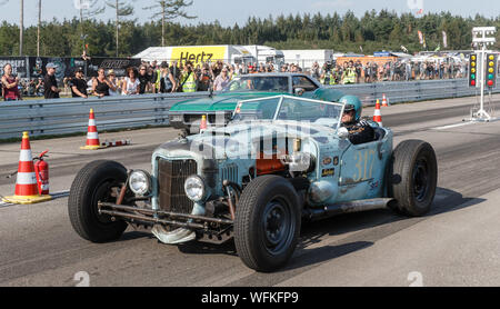 Hasenmoor, Allemagne. Août 31, 2019. Gagnant Andy Feldmann (droite) dans un 1932 Koslovsky et emigrant Konny Reimann retour à la ligne de départ sur un huitième de mille après le "Werner' course principale. Photo : Markus Scholz/dpa/Alamy Live News Banque D'Images