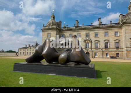 Pièce trois vertèbres sculpture Henry Moore Houghton Hall Banque D'Images