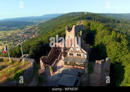 La France, Bas Rhin, Saverne, château du Haut Barr 11e à 14e siècle (vue aérienne) Banque D'Images