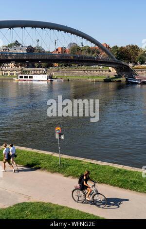 La Pologne, Voïvodie Malopolskie, Cracovie, Podgorze aera, Passerelle Père Ojca Bernatka Banque D'Images