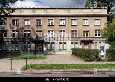 La Pologne, Voïvodie Malopolskie, Cracovie, Nowa Huta, district construit dans l'ère communiste sur le modèle soviétique, visite guidée à bord d'une voiture Trabant Banque D'Images