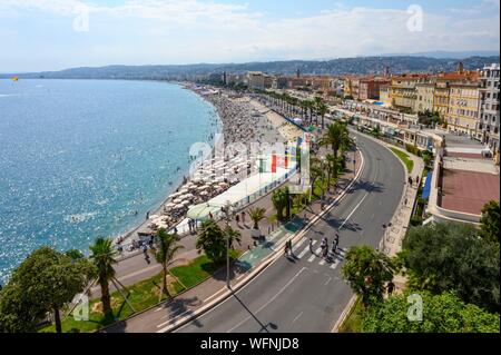 France, Alpes-Maritimes, Nice, Baie des Anges et la plage Banque D'Images