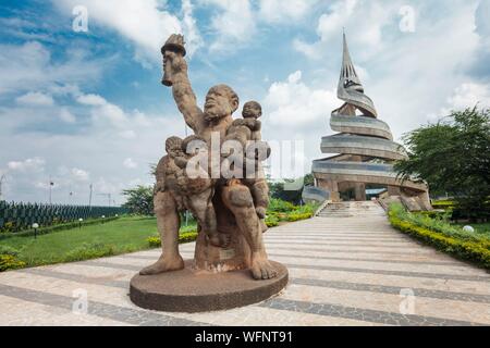 Cameroun, région Centre, Département du Mfoundi, Yaoundé, centre-ville, le monument par l'architecte Gédéon Mpando Banque D'Images