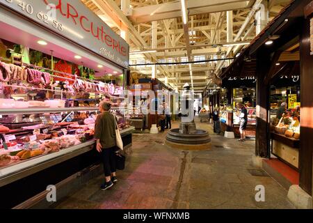 France, Paris, place d'Aligre, marché d'Aligre, marché couvert Beauvau Banque D'Images