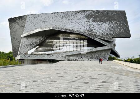 France, Paris, La Villette, parc la Philarmonie de Paris par l'architecte français Jean Nouvel Banque D'Images