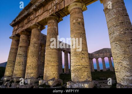 Italie, Sicile, Segeste, temple grec, de style dorique, datant du 5e siècle B.C. Banque D'Images