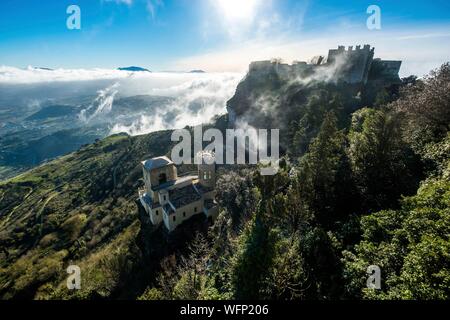 L'Italie, la Sicile, Palerme, cité médiévale fortifiée au-dessus de Trapani, Torretta Pepoli et Castello di Venere, norman forteresse à partir de 12e siècle Banque D'Images