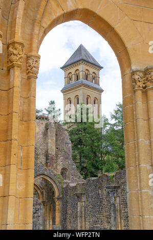 Ruines du monastère médiéval de cistertian d'Orval en Belgique, province de Luxembourg Banque D'Images