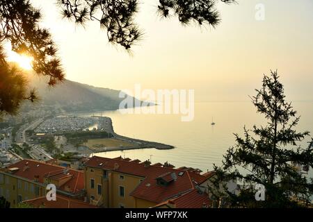 France, Alpes Maritimes, Menton, Baie de Garavan Garavan (Bay) Banque D'Images