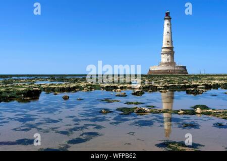 France, Gironde, le Verdon-sur-Mer, plateau rocheux de Cordouan, phare de Cordouan, classé Monuments Historique, vue générale Banque D'Images