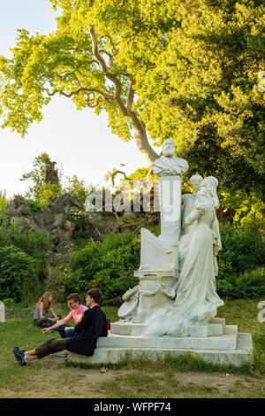 France, Paris, le Parc Monceau, Charles Gounod statue Banque D'Images