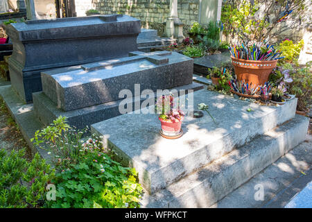 France, Paris, cimetière Montparnasse, de la tombe de Marguerite Duras Banque D'Images