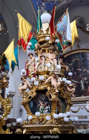 L'Italie, la Sicile, Catane, ville baroque classé Patrimoine Mondial de l'UNESCO, chiesa di San Francesco d'Assisi all'Immacolata ( église Saint-François d'Assises), de grands candélabres (Candelore) conçu pour la fête de Sant'Agata Banque D'Images