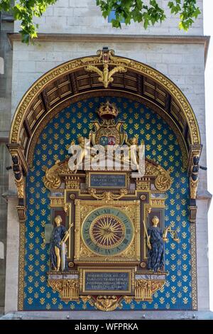 France, Paris, région classée au Patrimoine Mondial de l'UNESCO, l'horloge du Palais de la ville de Paris Palais de justice ou d'une partie de la Conciergerie, restauré en 2012 Banque D'Images