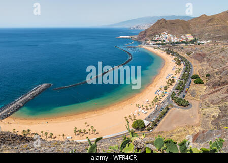 Vue panoramique sur la belle plage de Teresitas Tenerife Espagne Banque D'Images
