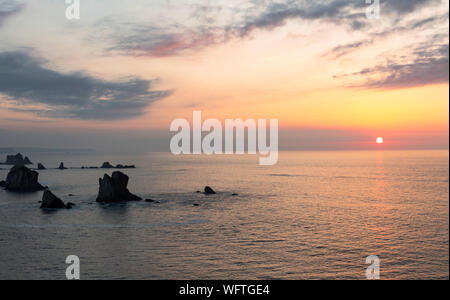 Playa Del Silencio (plage du silence) au coucher du soleil, Castaneras, Asturies, Banque D'Images