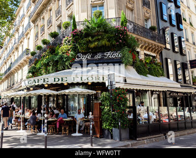 Le Café de Flore à Paris Banque D'Images