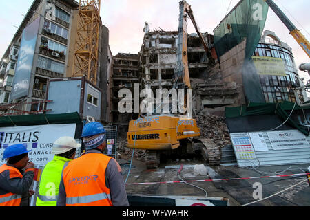 Bucarest, Roumanie - 15 novembre 2018 : l'ancien bâtiment de Bucarest Store' store est démoli pour être reconstruit, dans le centre-ville de Bucarest. Cette image Banque D'Images