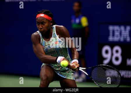 New York, États-Unis. Août 31, 2019. Flushing Meadows, New York, United States - 31 août, 2019. Au cours de sa troisième Gauff Coco match contre Numéro 1, Naomi Osaka à l'US Open aujourd'hui. Osaka a remporté le match en 5 sets. Crédit : Adam Stoltman/Alamy Live News Banque D'Images