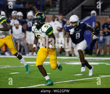 31 août 2019 : Norfolk State Spartans RB # 5 Gerald Hulett s'exécute avec le ballon lors d'un match de football NCAA entre les anciens monarques et les Dominions Norfolk State Spartans à S.B. Ballard Stadium à Norfolk, VA. Justin Cooper/CSM Banque D'Images
