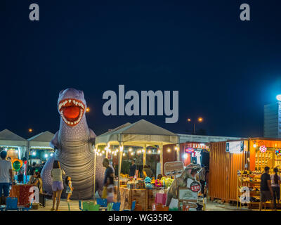 Chonburi, Thaïlande - Apr 30, 2017 : Big Balloon dinosaures dans kids park le 30 Avr 2017 à Sriracha Treebox., en Thaïlande. Banque D'Images