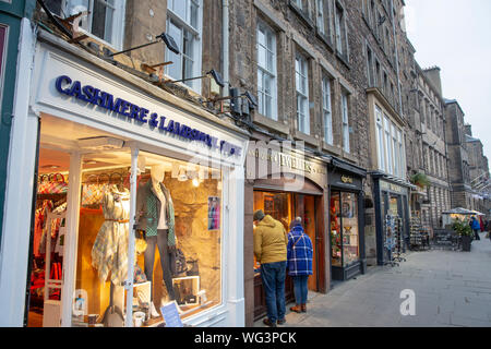 Cachemire et laine d'entreposer sur le Royal Mile, dans le centre-ville d'Édimbourg, Ecosse, Grande-Bretagne Banque D'Images