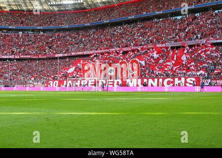 Munich, Allemagne Le 31 août 2019 : 1. BL - 19/20 - FC Bayern Munich Vs. FSV FSV FSV Mainz 05 FC Bayern Munich, en courbe, chorégraphiques, courbe du ventilateur/Fans/bloc Ventilateur/fonction/symbole/symbole/photo/détail caractéristique // DFL règlement interdit toute utilisation d'images comme des séquences d'images et/ou quasi-vidéo. // Dans le monde d'utilisation | Banque D'Images