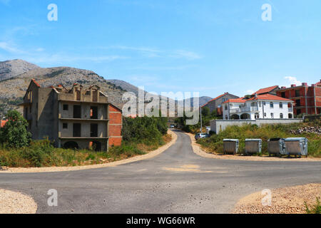 Ivantia, une ville de Bosnie-Herzégovine, juste en face de la frontière de la Croatie, est maintenant la récupération de graves destructions causées pendant la guerre des Balkans Banque D'Images