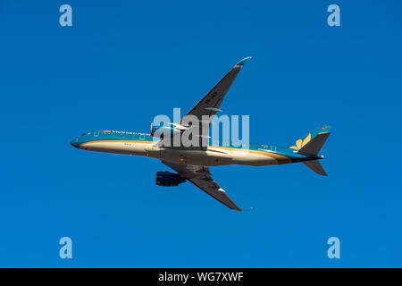 TOKYO, JAPON - JAN. 13, 2019 Vietnam : Airbus A350-900 Air décollant de l'Aéroport International de Narita à Tokyo, Japon. Banque D'Images