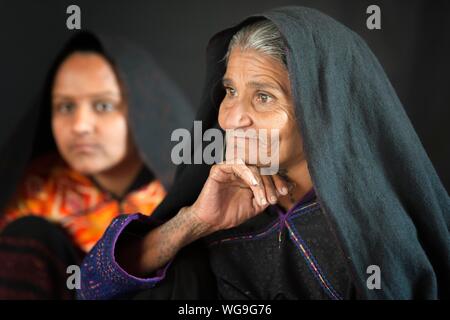 Les femmes Rabari, portrait, Grand Rann de Kutch, Gujarat, Inde Banque D'Images