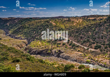 Pulo do Lobo cascada sur le Rio Guadiana, Parc Naturel de la vallée de Guadiana, district de Beja, Baixo Alentejo, Portugal Banque D'Images