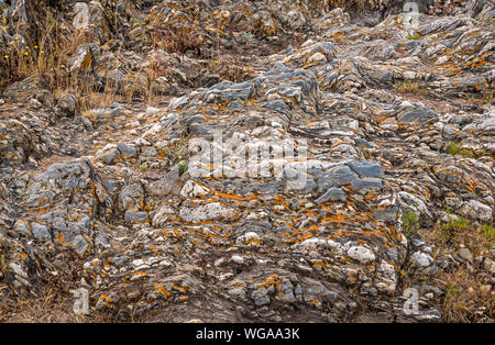 Les roches métamorphiques de schiste près de Pulo do Lobo cascade sur Rio Guadiana, Parc Naturel de la vallée de Guadiana, district de Beja, Baixo Alentejo, Portugal Banque D'Images