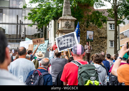 Le coup d'arrêt - Oxford centre commercial Westgate. Haut-parleurs Public protester contre la supension du parlement par PM conservateur Boris Johnson. Banque D'Images