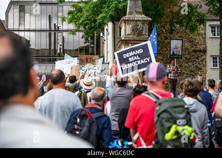 Le coup d'arrêt - Oxford centre commercial Westgate. Haut-parleurs Public protester contre la supension du parlement par PM conservateur Boris Johnson. Banque D'Images