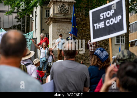 Le coup d'arrêt - Oxford centre commercial Westgate. Haut-parleurs Public protester contre la supension du parlement par PM conservateur Boris Johnson. Banque D'Images