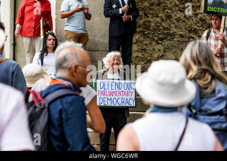 Le coup d'arrêt - Oxford centre commercial Westgate. Haut-parleurs Public protester contre la supension du parlement par PM conservateur Boris Johnson. Banque D'Images