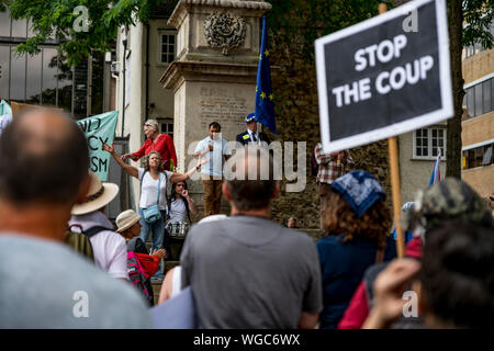 Le coup d'arrêt - Oxford centre commercial Westgate. Haut-parleurs Public protester contre la supension du parlement par PM conservateur Boris Johnson. Banque D'Images