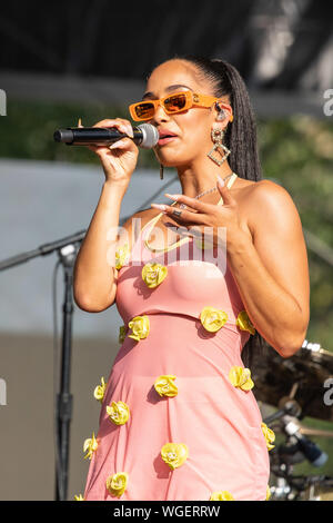 31 août 2019, à Philadelphie, Pennsylvanie, États-Unis : la chanteuse JORJA SMITH durant la Made in America Music Festival à Benjamin Franklin Parkway à Philadelphie, Pennsylvanie (crédit Image : © Daniel DeSlover/Zuma sur le fil) Banque D'Images