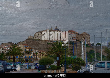 Photo de l'huile de la vieille ville de Calvi sous une lumière bleue, ciel nuageux Banque D'Images